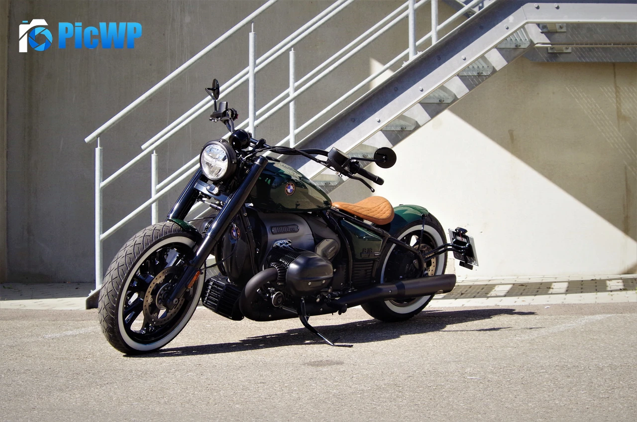 BMW R 18 Custom Custom motorcycle 5K PC Wallpaper