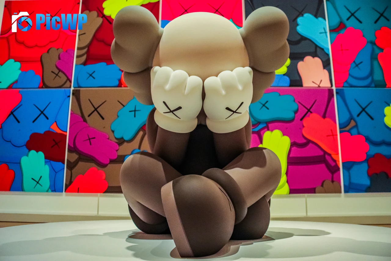 KAWS Separated Kaws Companion 7K PC Wallpaper
