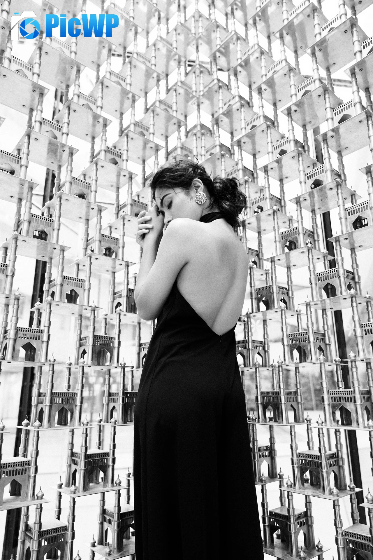 Rashmika Mandanna Monochrome 8K Mobile Wallpaper