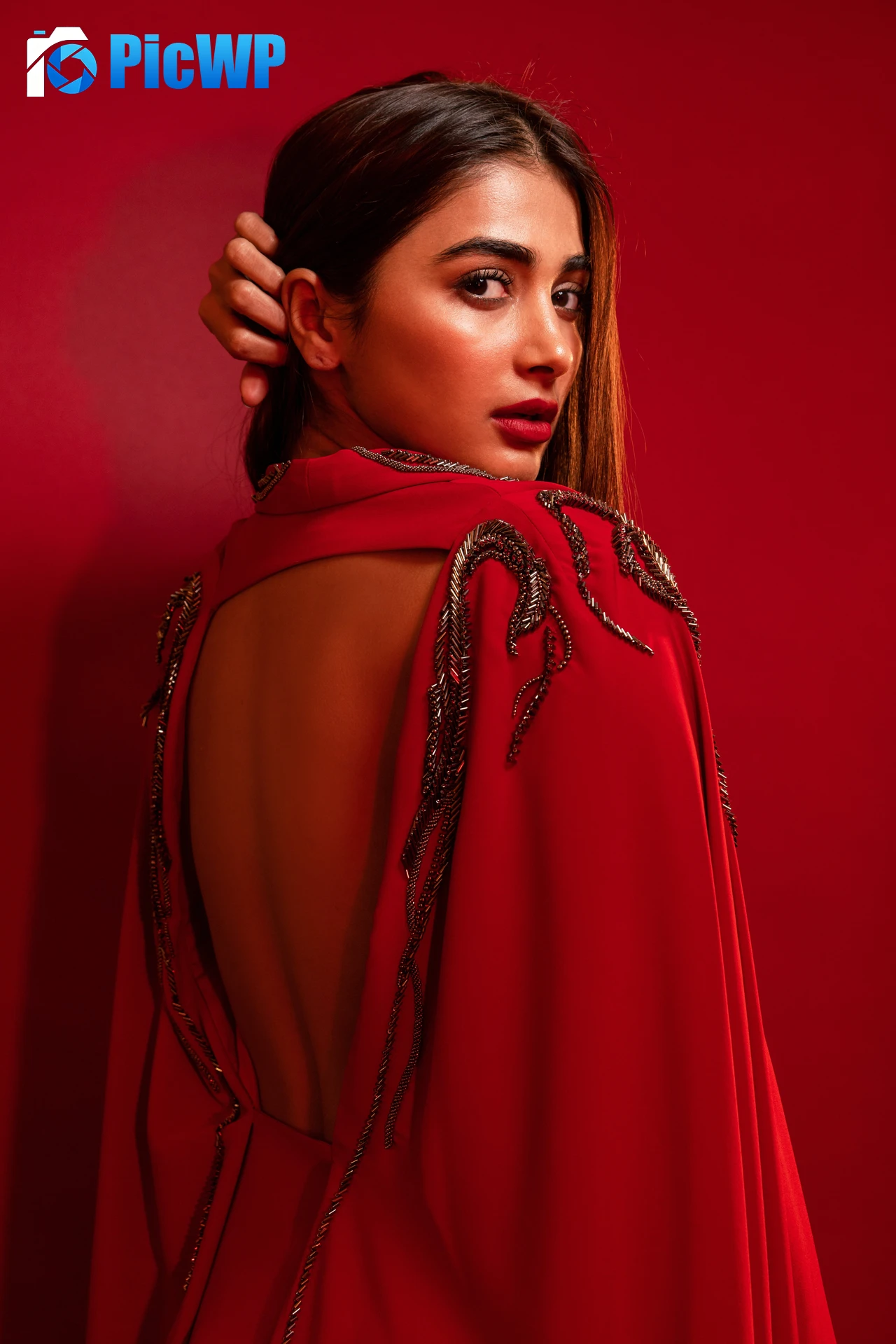 Pooja Hegde Red dress 8K Mobile Wallpaper