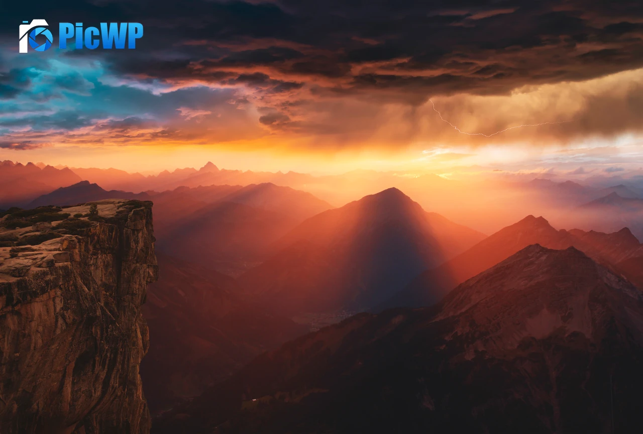 Sunlight Mountains 7K PC Wallpaper