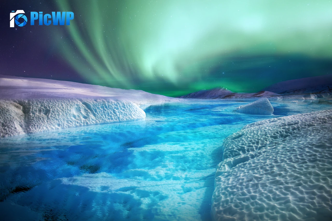 Aurora Borealis River 8K PC Wallpaper