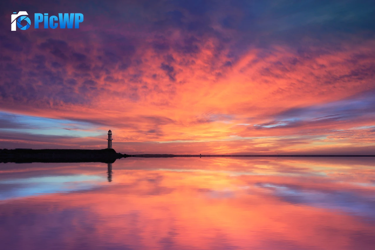 Lighthouse 8K PC Wallpaper