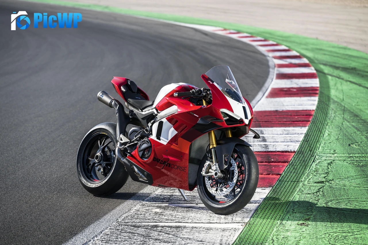 Ducati Panigale V4 R Race track 9K PC Wallpaper