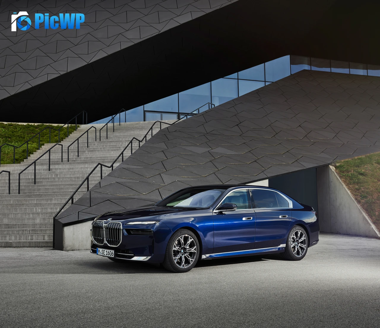 BMW 740d xDrive BMW 7 Series 4K PC Wallpaper