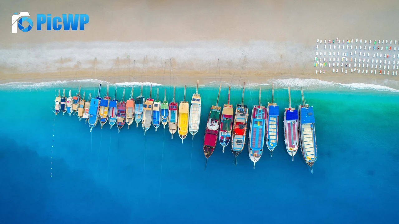 Boats Beach Aerial view 6K PC Wallpaper
