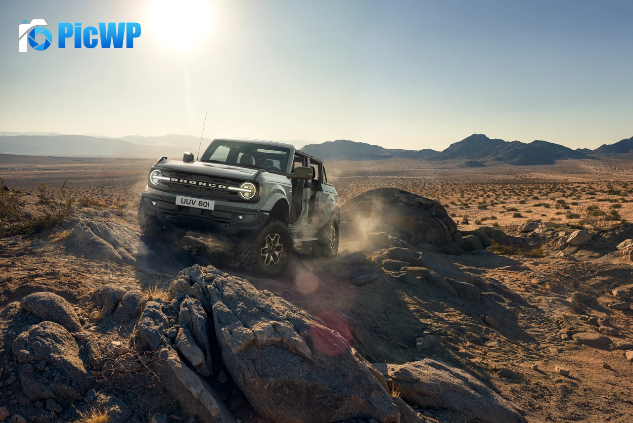 Ford Bronco 4-door Outer Banks Off-Road SUV 5K PC Wallpaper