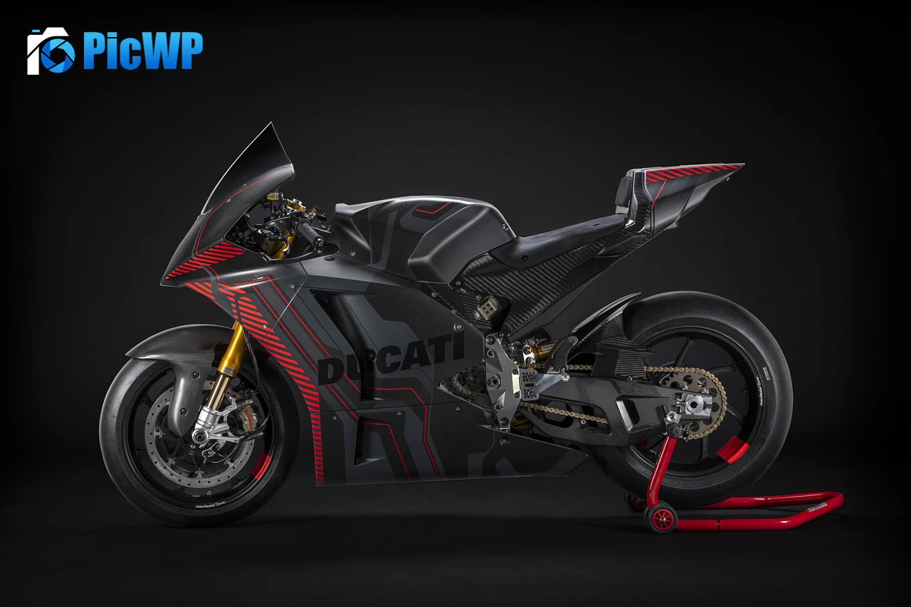 Ducati V21L MotoE Prototype 9K PC Wallpaper