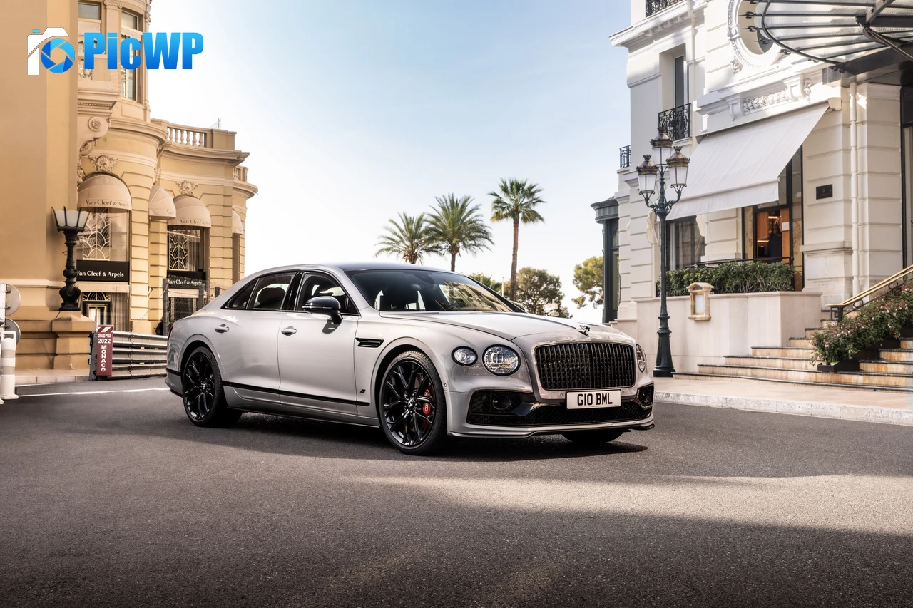 Bentley Flying Spur S Luxury Sedan 7K PC Wallpaper