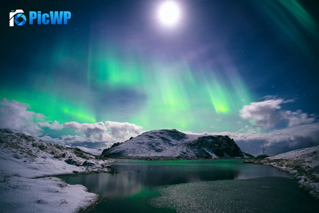 Aurora Borealis Glacier mountains 6K PC Wallpaper
