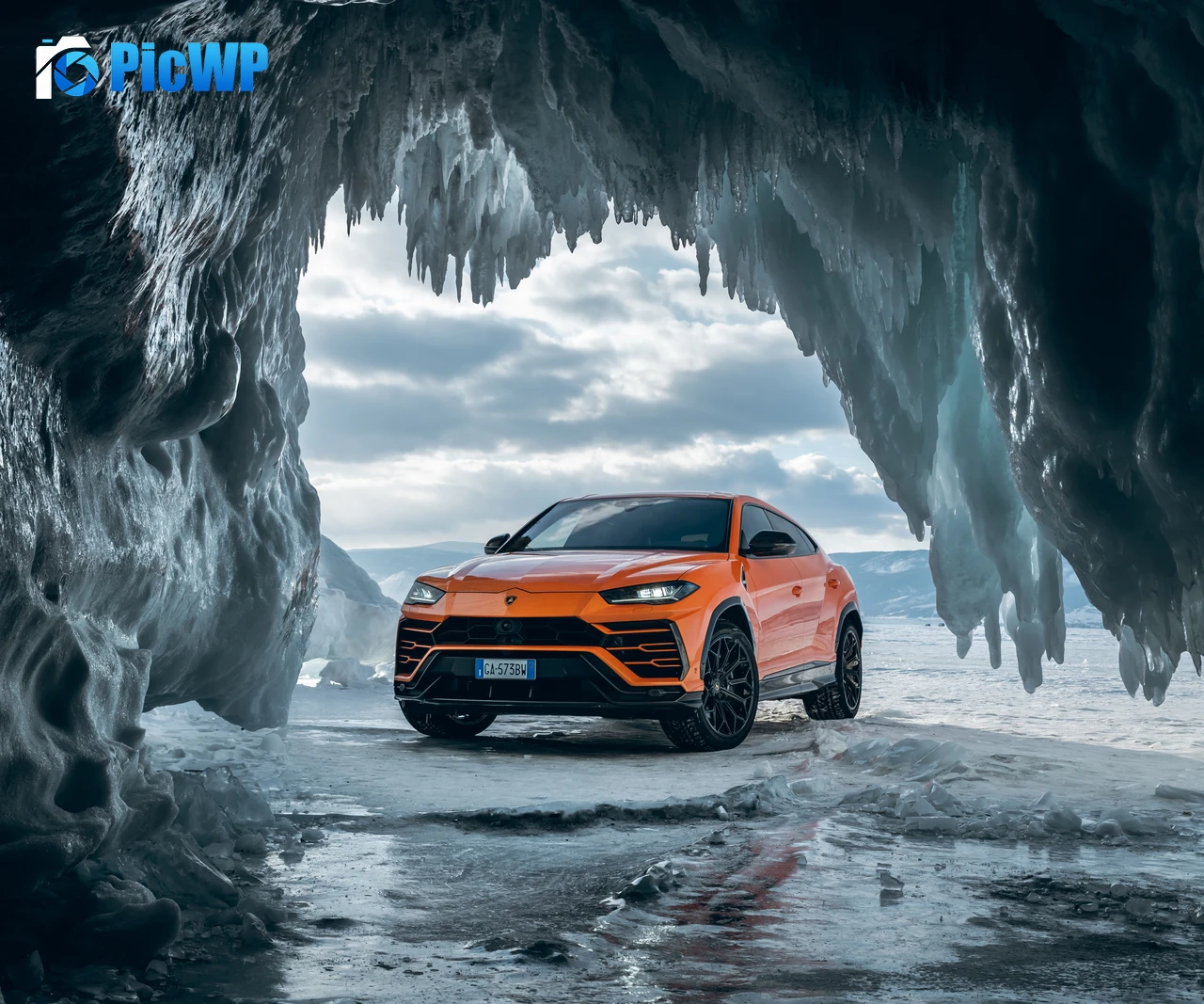 Lamborghini Urus 4K PC Wallpaper