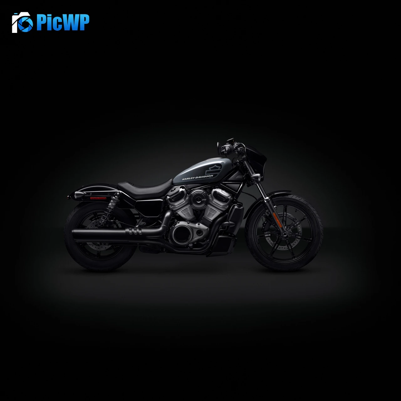 Harley-Davidson Nightster Cruiser motorcycle 7K Fold Wallpaper