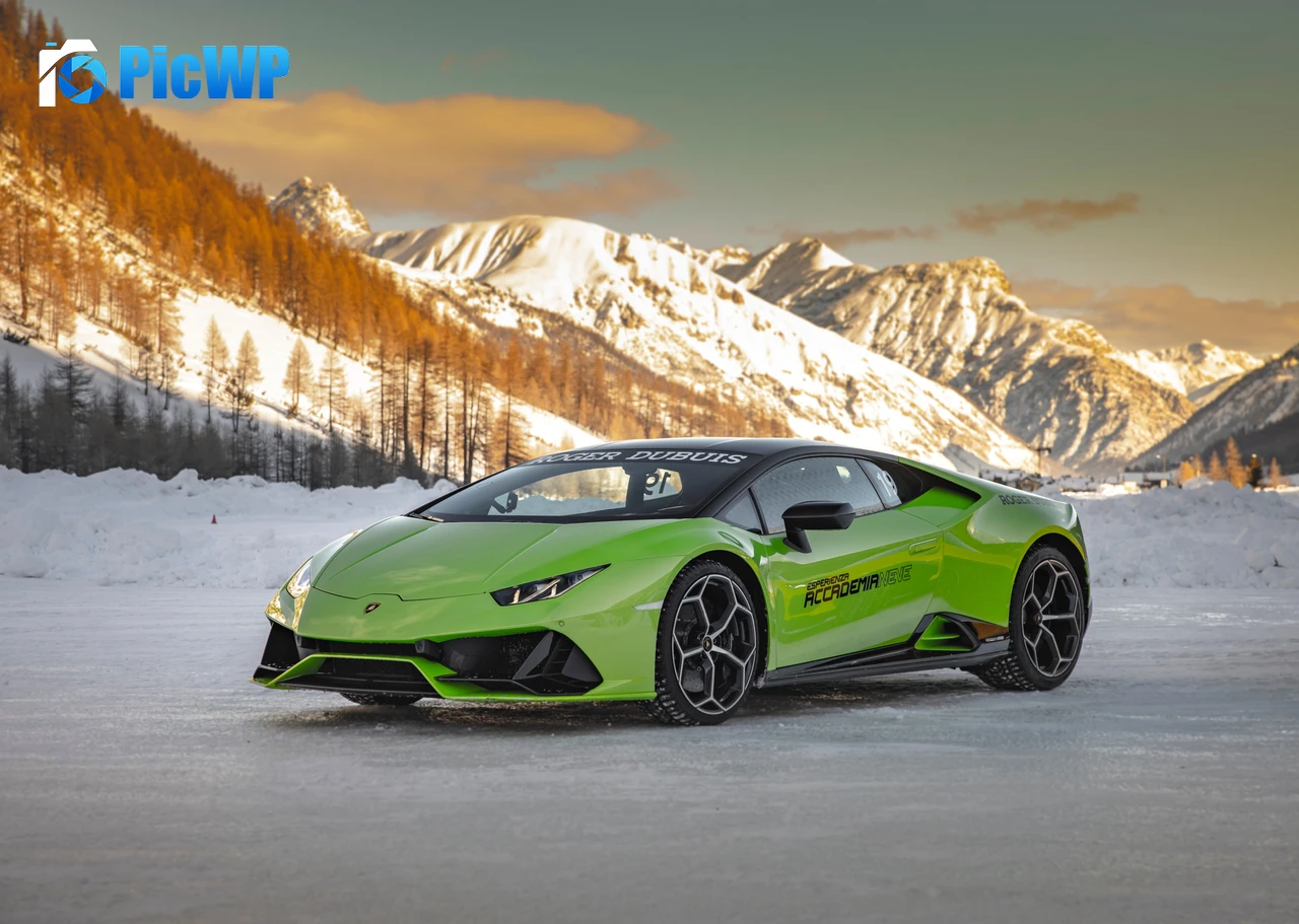 Lamborghini Huracan EVO 8K PC Wallpaper