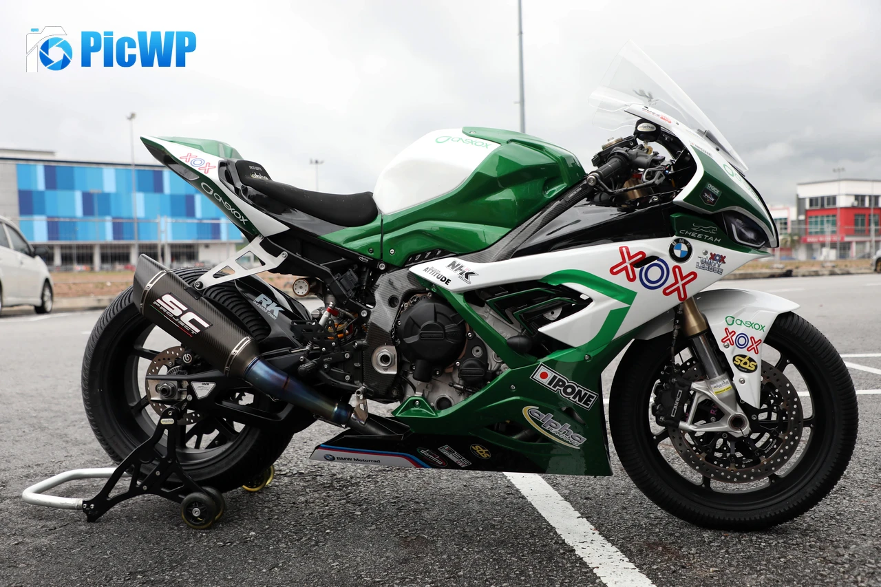 BMW S1000RR OneXoX TKKR 7K PC Wallpaper