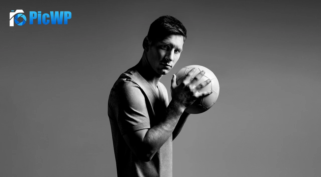 Lionel Messi Monochrome 6K PC Wallpaper