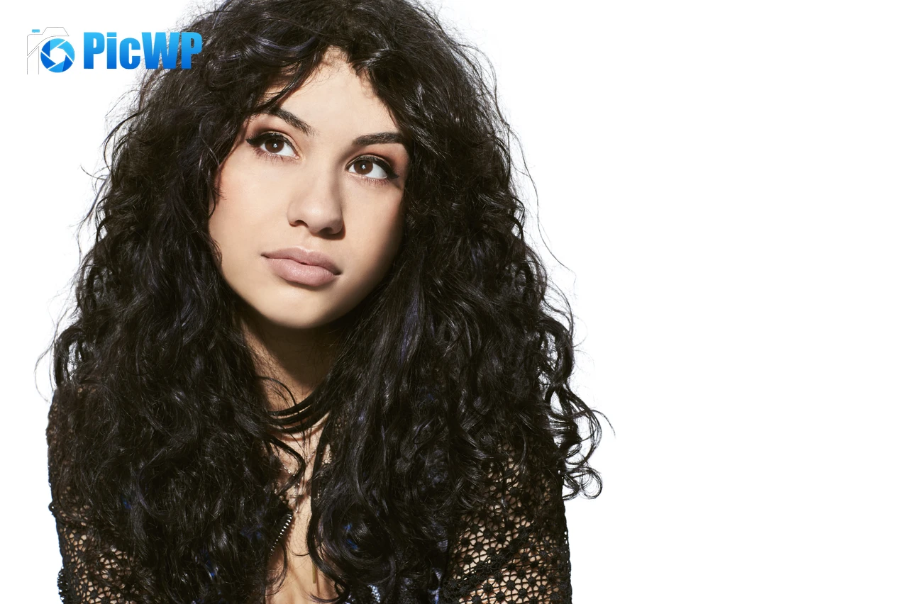 Alessia Cara Canadian singer 6K PC Wallpaper