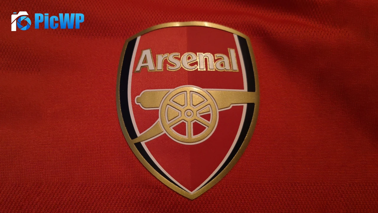 Arsenal FC Logo Red background 6K PC Wallpaper