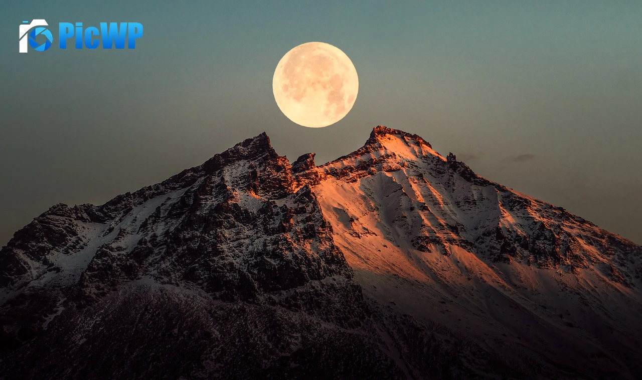 Full moon Mountain Peak 4K PC Wallpaper
