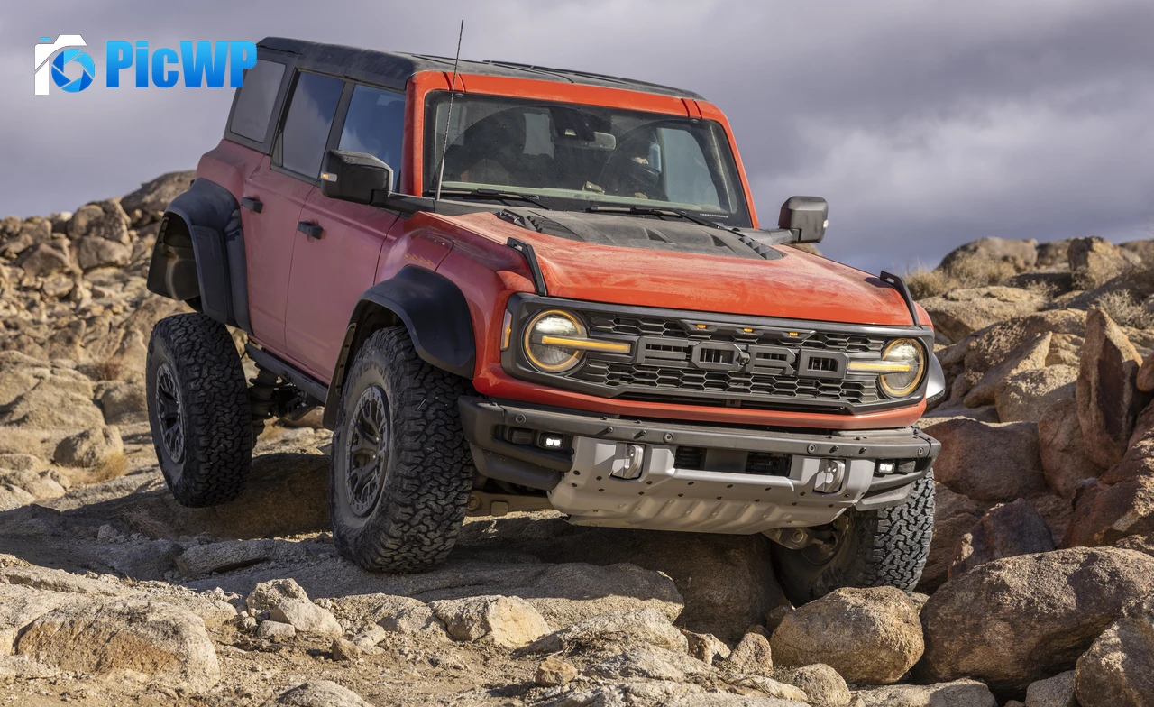 Ford Bronco Raptor Off-Road SUV 8K PC Wallpaper