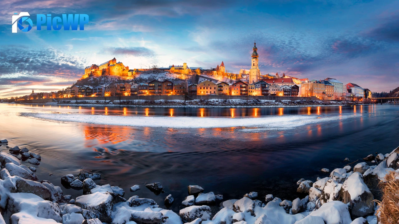 Burghausen Town 8K PC Wallpaper