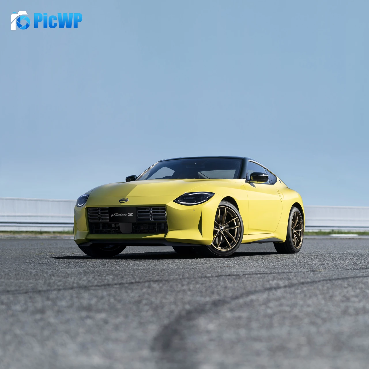 Nissan Fairlady Z Proto Spec Limited edition 8K Fold Wallpaper