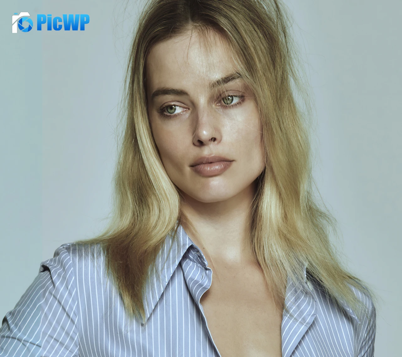 Margot Robbie Portrait 5K PC Wallpaper