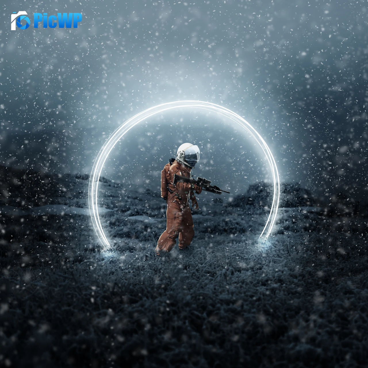 Astronaut Creative 5K Fold Wallpaper