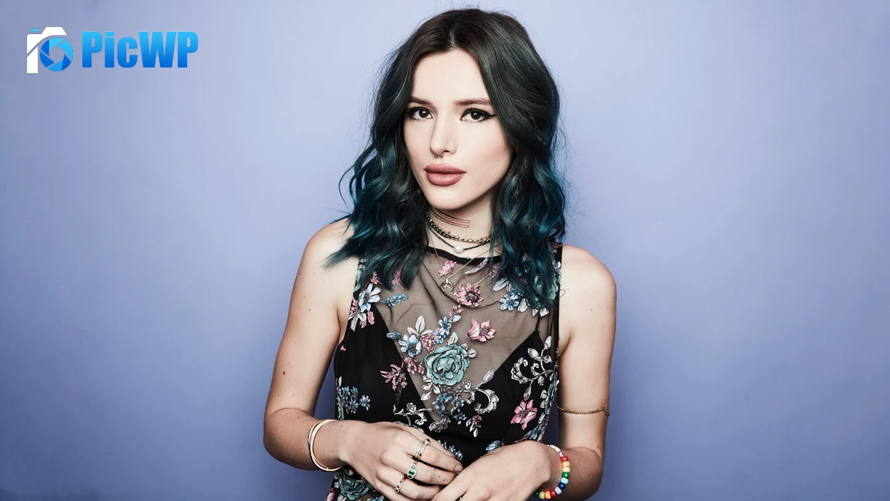 Bella Thorne 8K PC Wallpaper