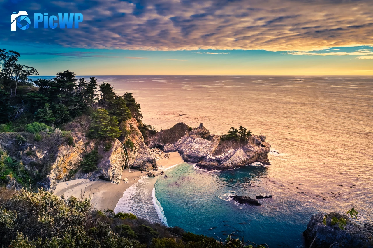 Big Sur Rocks 7K PC Wallpaper