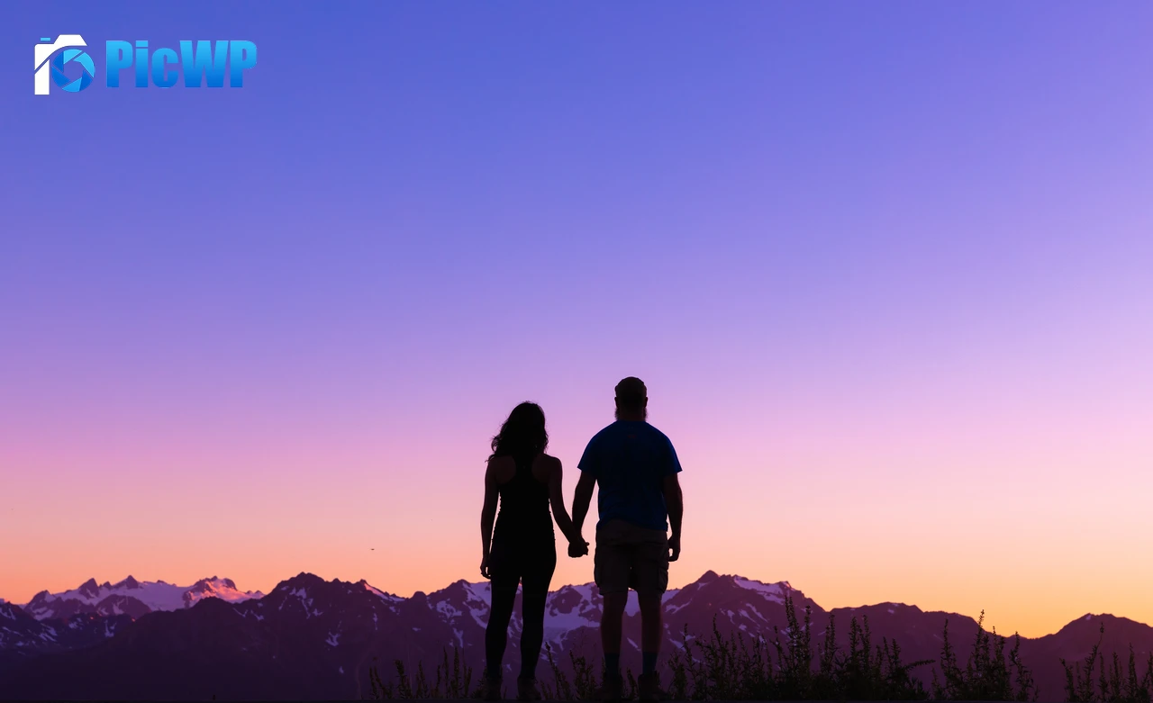 Couple Outdoor 7K PC Wallpaper