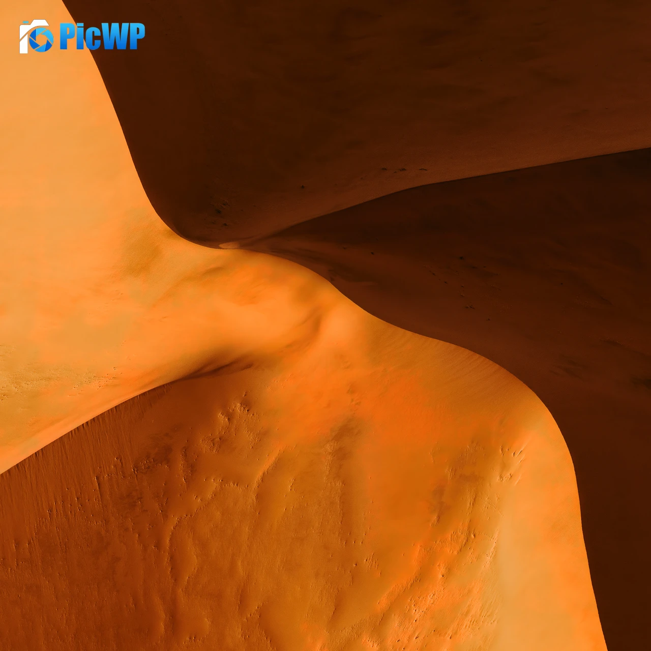 Desert Aerial view 4K Fold Wallpaper
