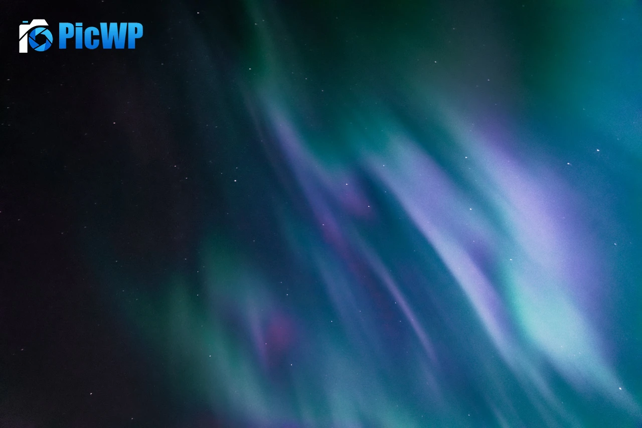 Aurora Northern Lights 6K PC Wallpaper