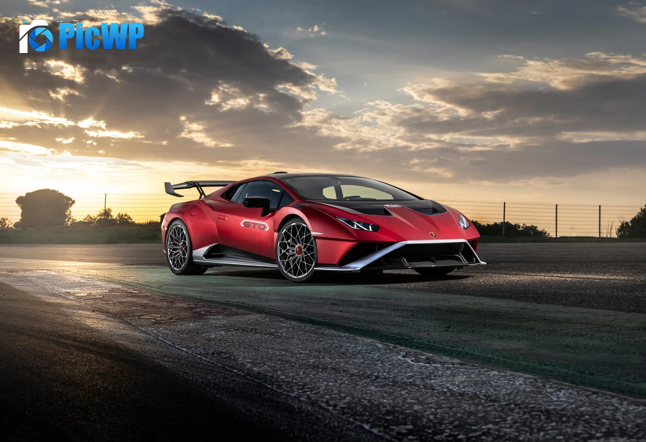 Lamborghini Huracán STO High Performance 8K PC Wallpaper