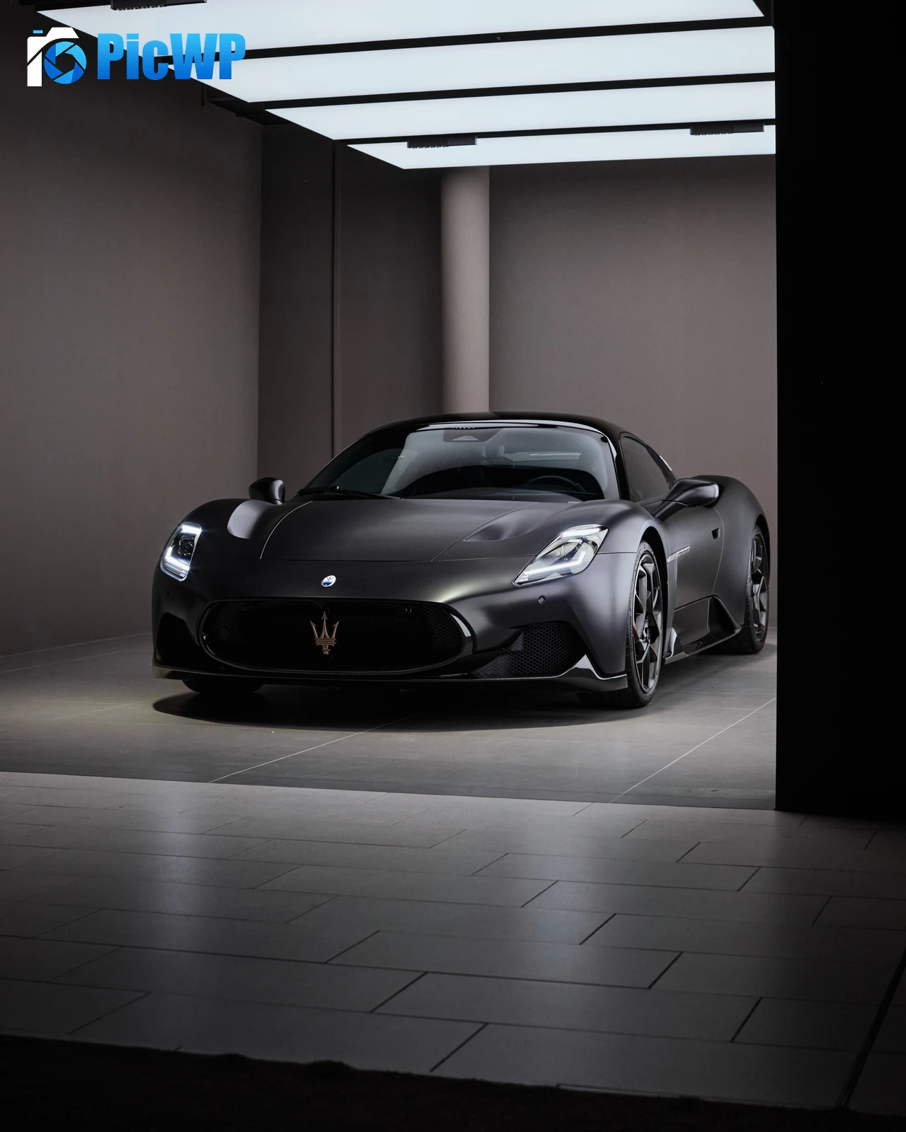 Maserati MC20 Notte 2023 7K Mobile Wallpaper