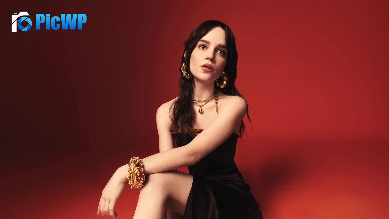 Sophie Thatcher Vogue 6K PC Wallpaper