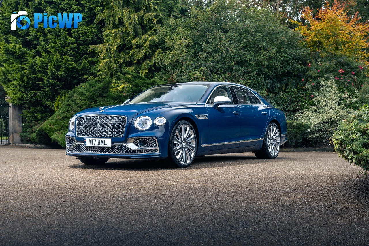 Bentley Flying Spur Mulliner 2023 5K PC Wallpaper