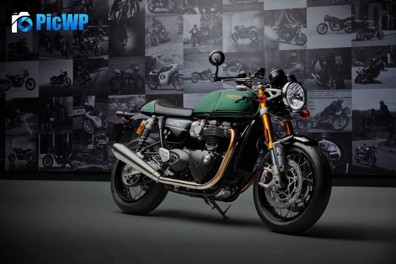 Triumph Thruxton 2025 9K PC Wallpaper