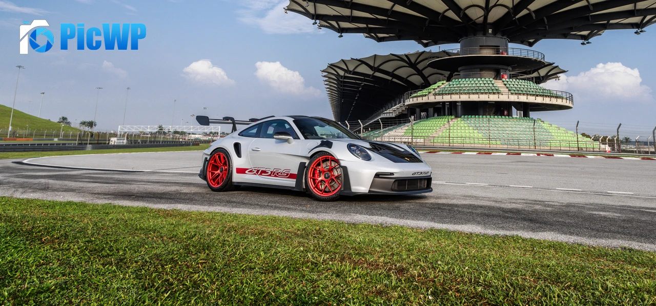 Porsche 911 GT3 RS Weissach package 2023 7K Wide Wallpaper