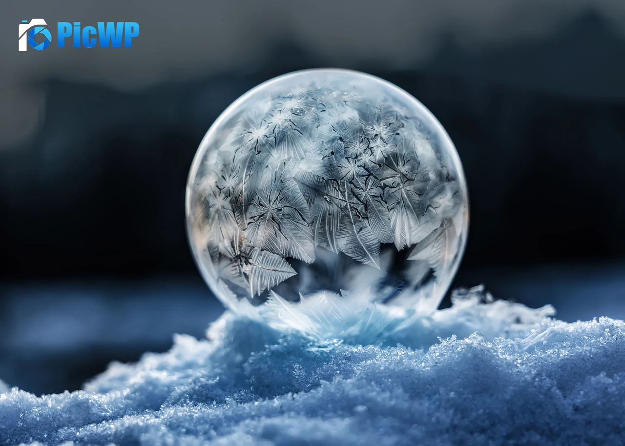 Frozen bubble Soap Bubble 4K PC Wallpaper