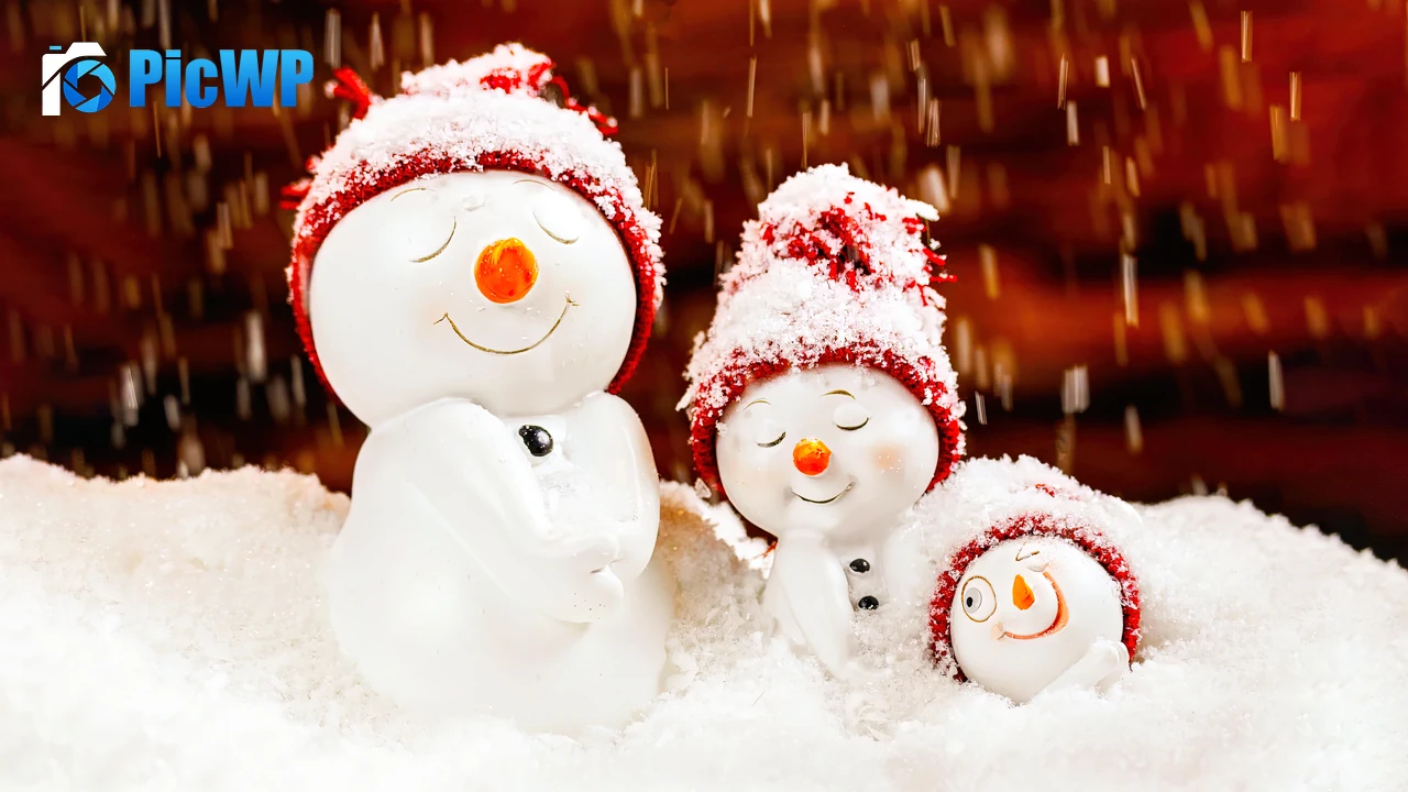 Snowman Family 6K PC Wallpaper