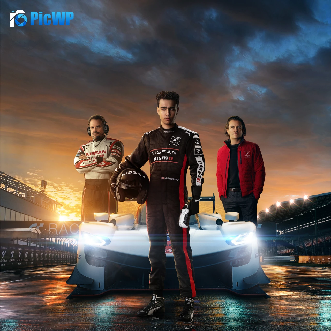 Gran Turismo 8K Fold Wallpaper
