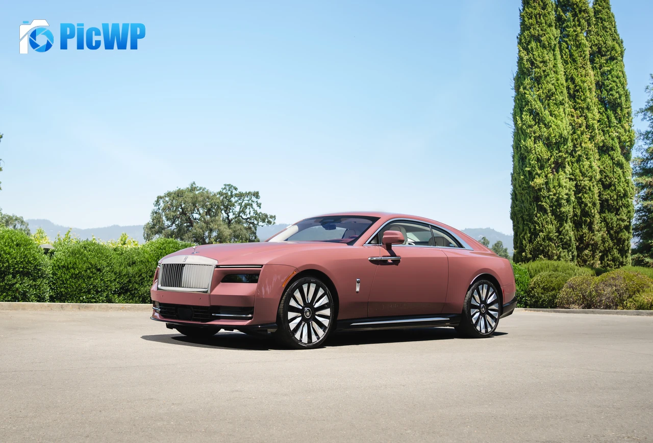 Rolls-Royce Spectre 2024 7K PC Wallpaper