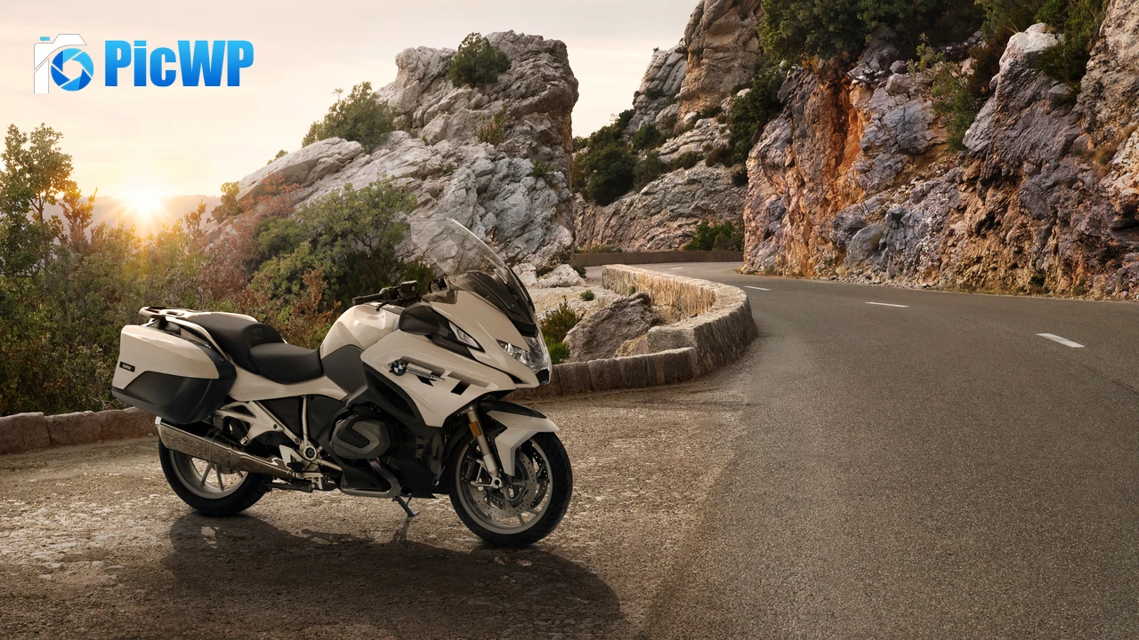 BMW R 1250 RT Touring bike 6K PC Wallpaper