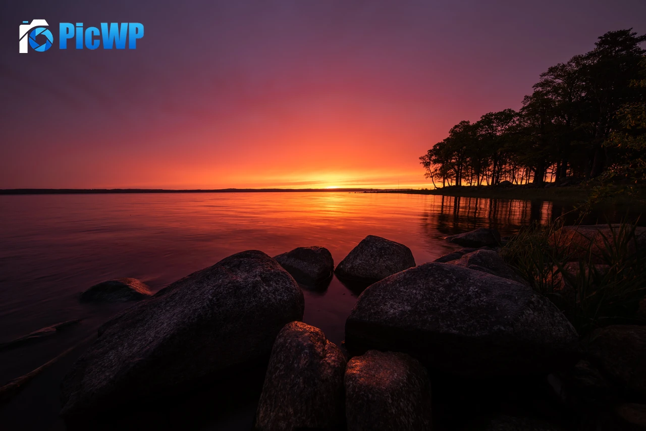 Roxen Lake Sunrise 7K PC Wallpaper