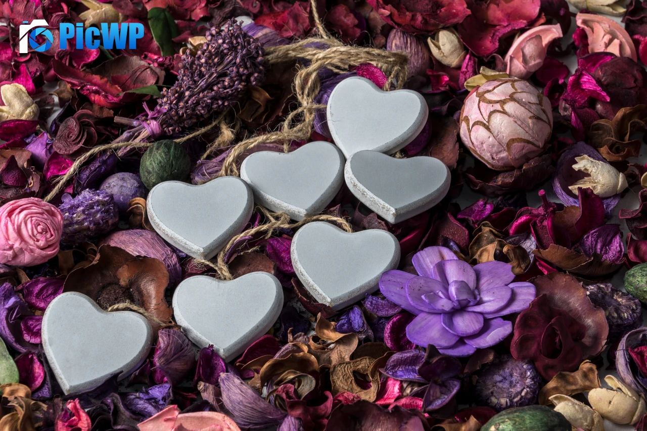 Love hearts Decor 6K PC Wallpaper