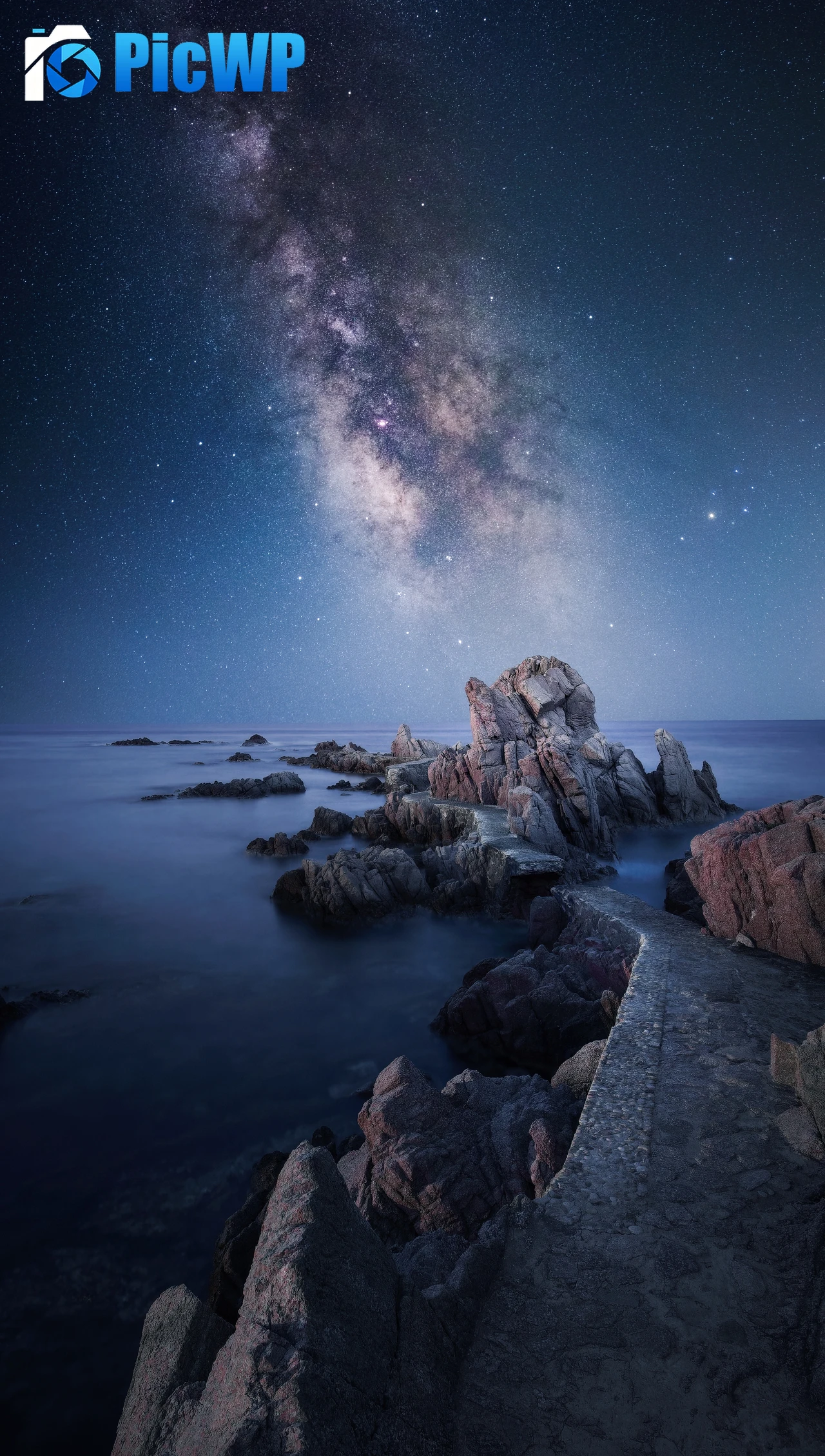Seascape Milky Way 7K Mobile Wallpaper