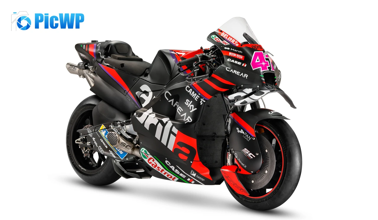 Aprilia RS-GP Race bikes 8K PC Wallpaper