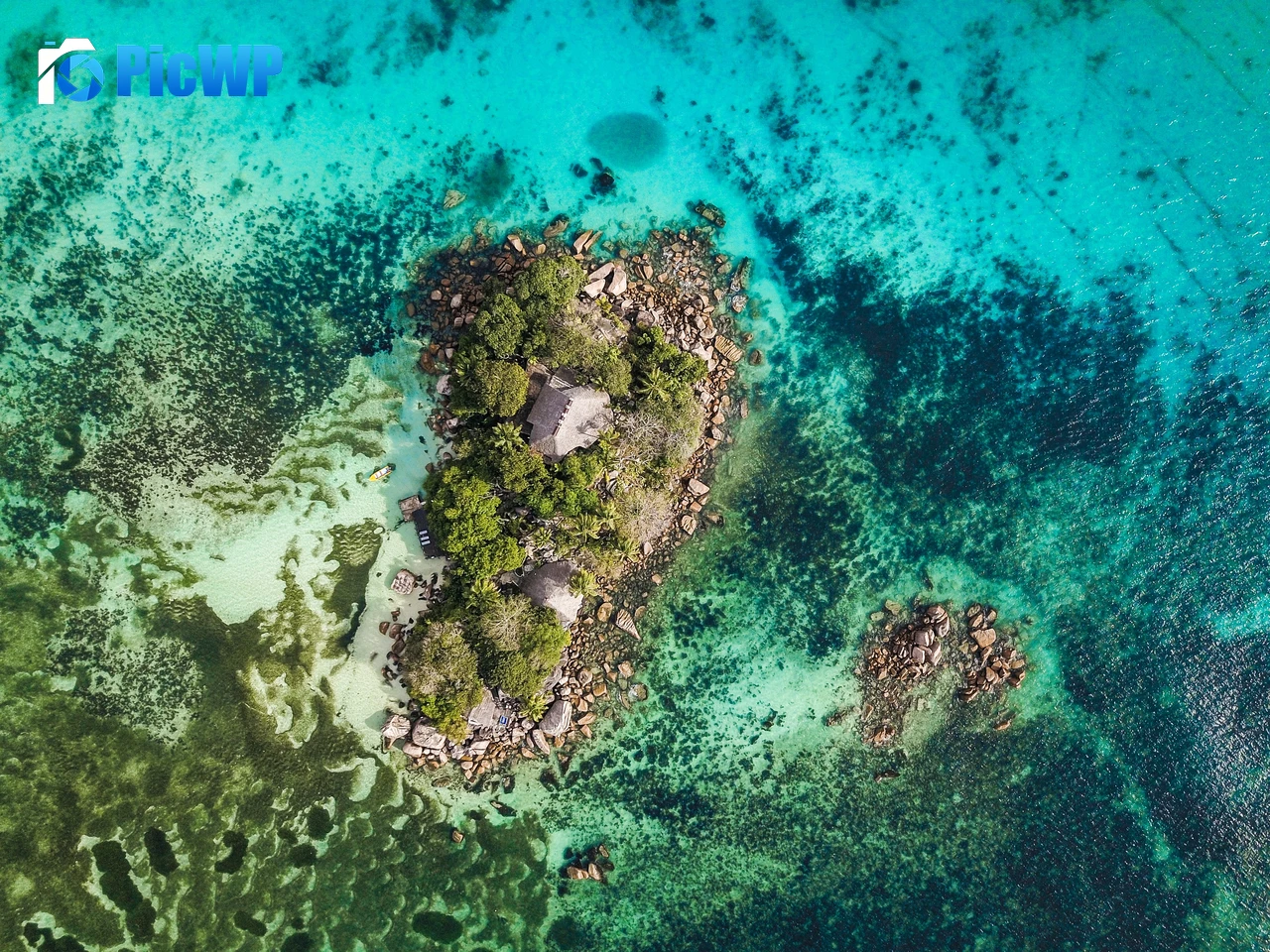 Beach Praslin 4K PC Wallpaper