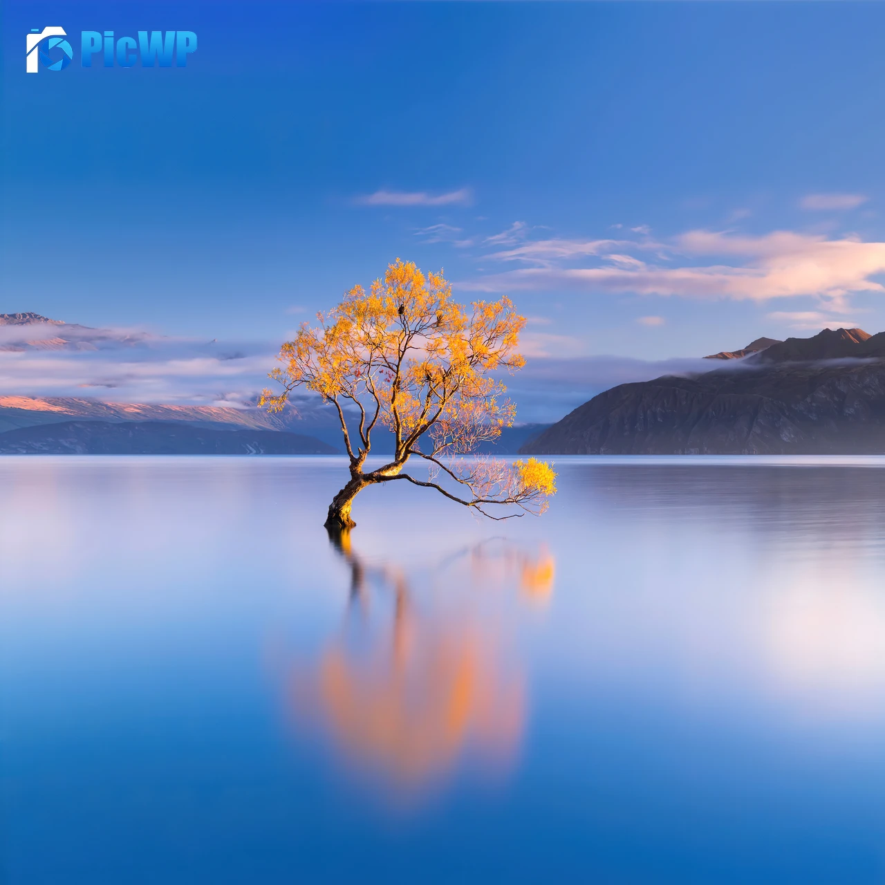 Lake Wanaka New Zealand 5K Fold Wallpaper