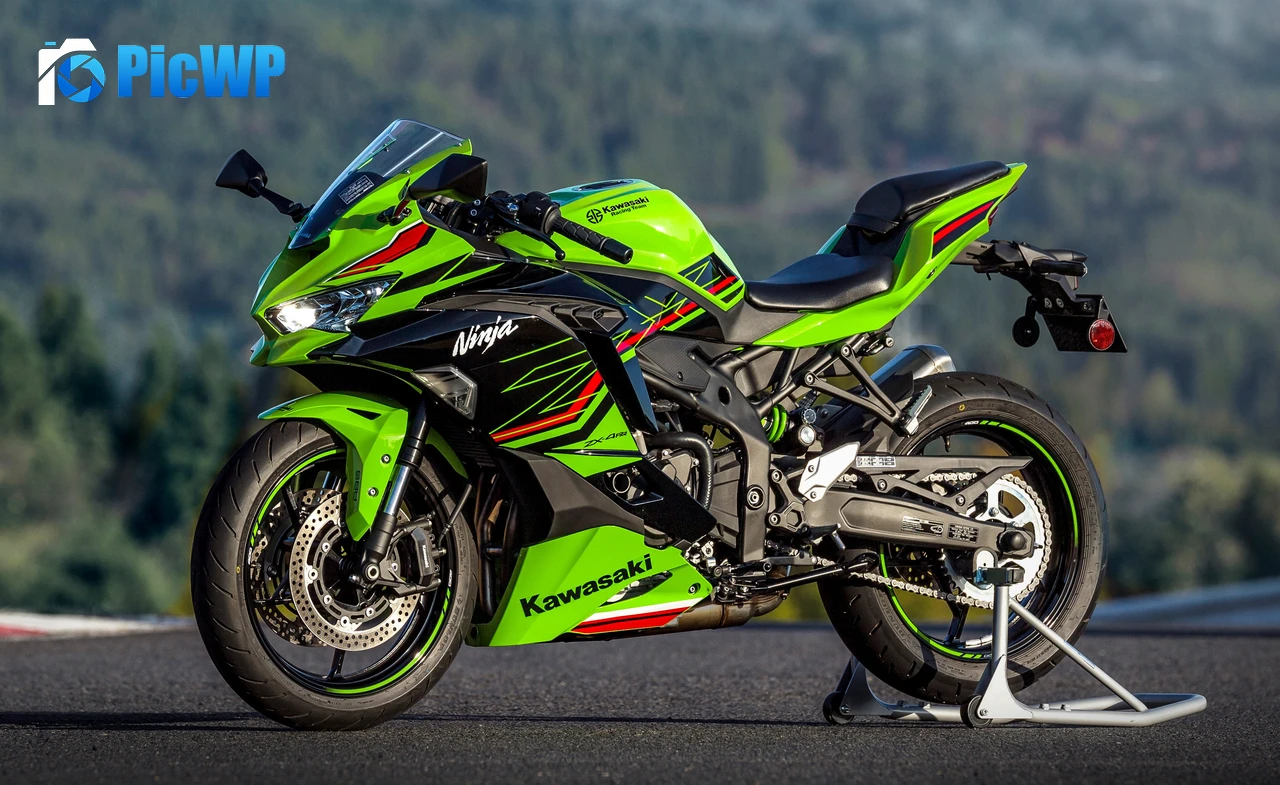 Kawasaki Ninja ZX-4RR Sports bikes 5K PC Wallpaper